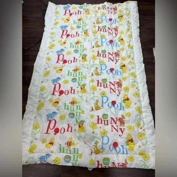 Vintage Winnie The Pooh Collection Perma-PrestTwin Comforter